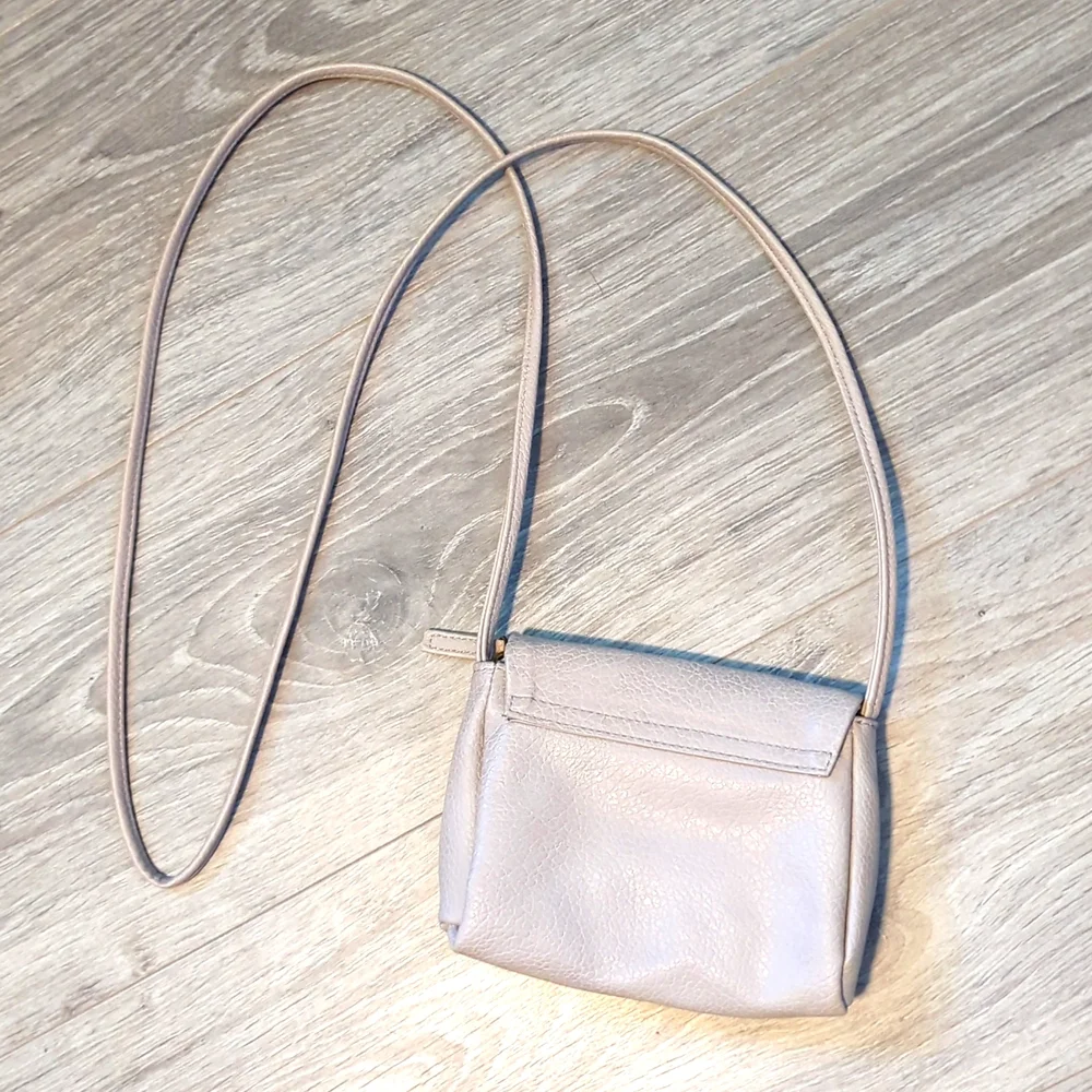 Mossimo Crossbody Bag - Picture 2 of 5